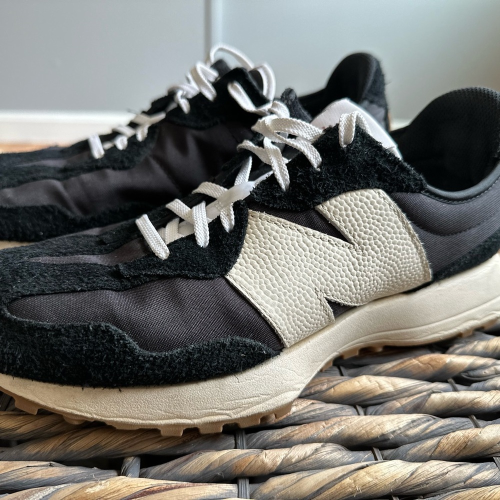 New Balance Woman’s Black and Cream Sneakers